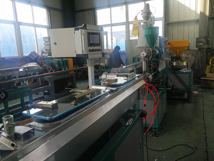 圓柱式滴灌管（guǎn）生產線