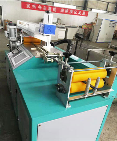 微噴帶激光打孔（kǒng）機