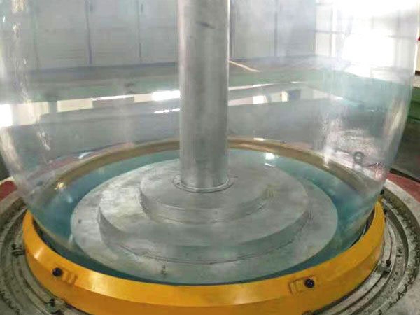 塑料吹塑（sù）機的日常保養與使用事項