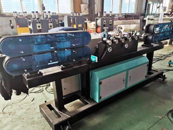 內鑲貼（tiē）片式滴灌帶（dài）生產線